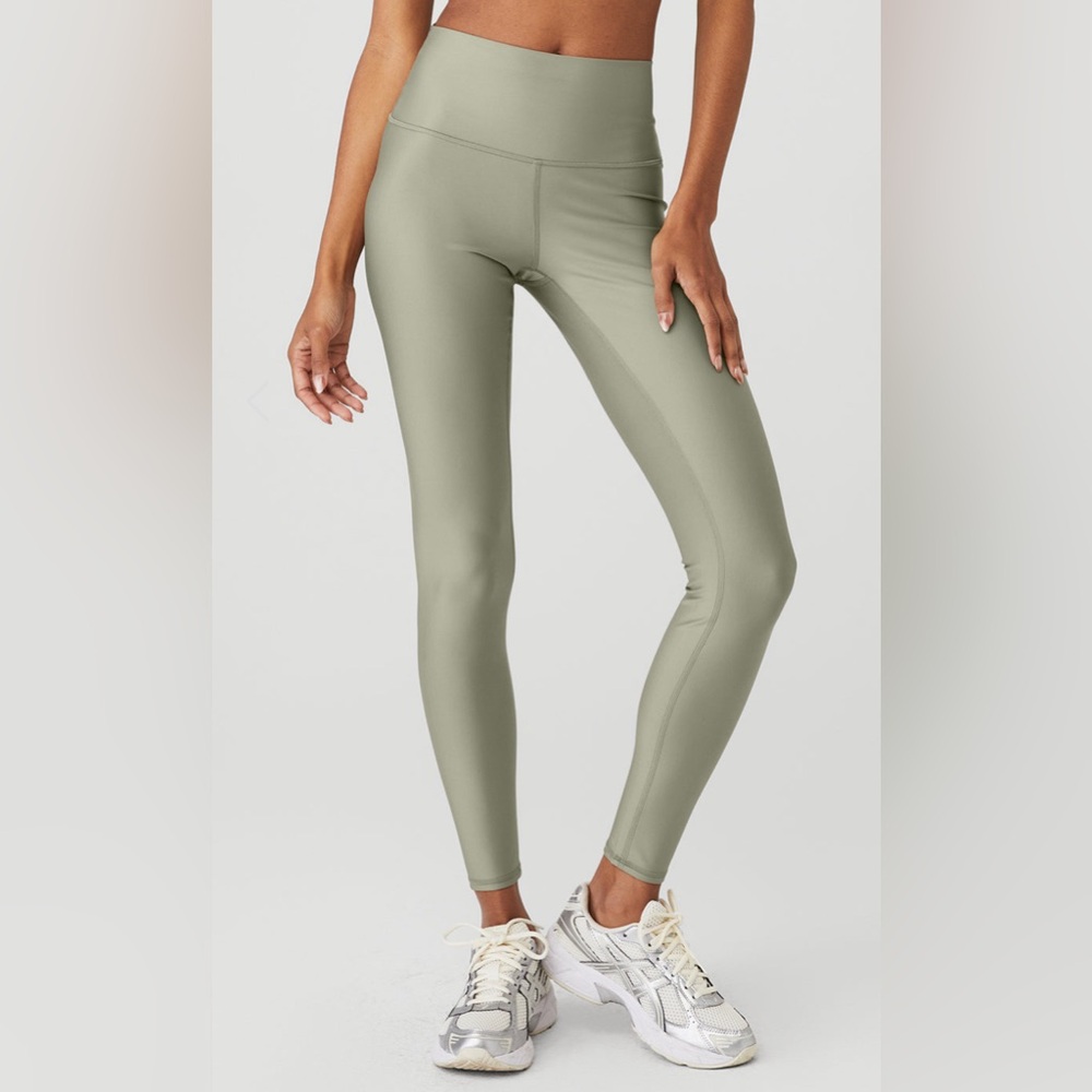 Alo Yoga High Waist Airlift Legging in Limestone